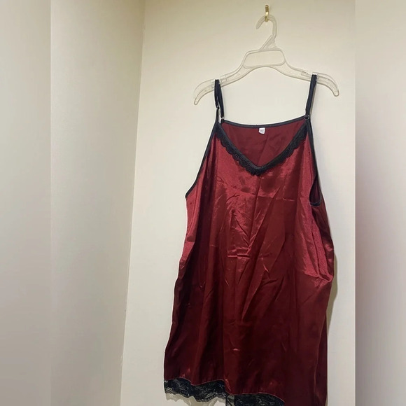 Plus size Women’s 2X Red Silk Dress with Black Lace and Adjustable Straps  soft - Picture 4 of 10
